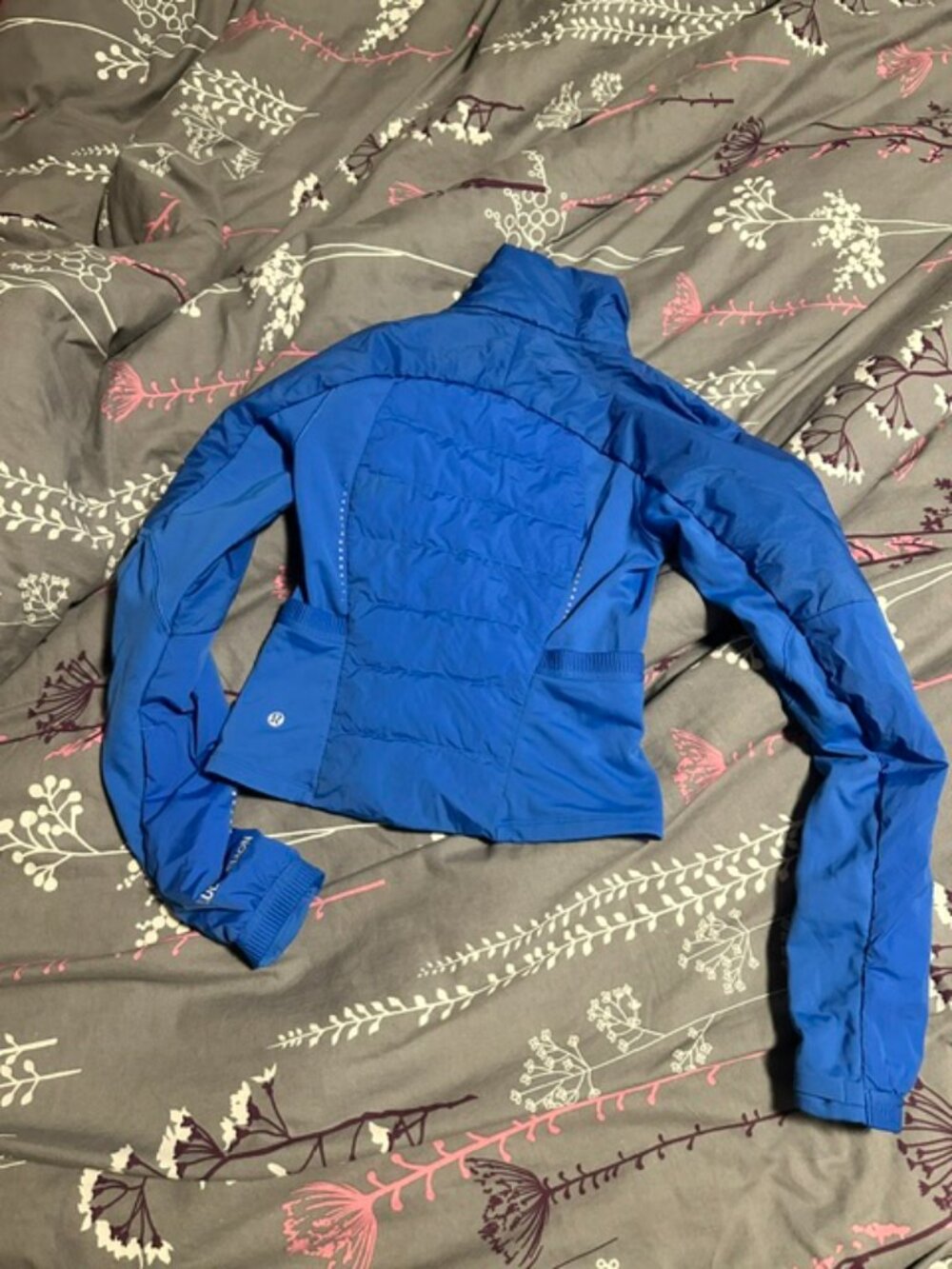 Lululemon Down for it all cropped jacket size 2 bright blue - Picture 3 of 3